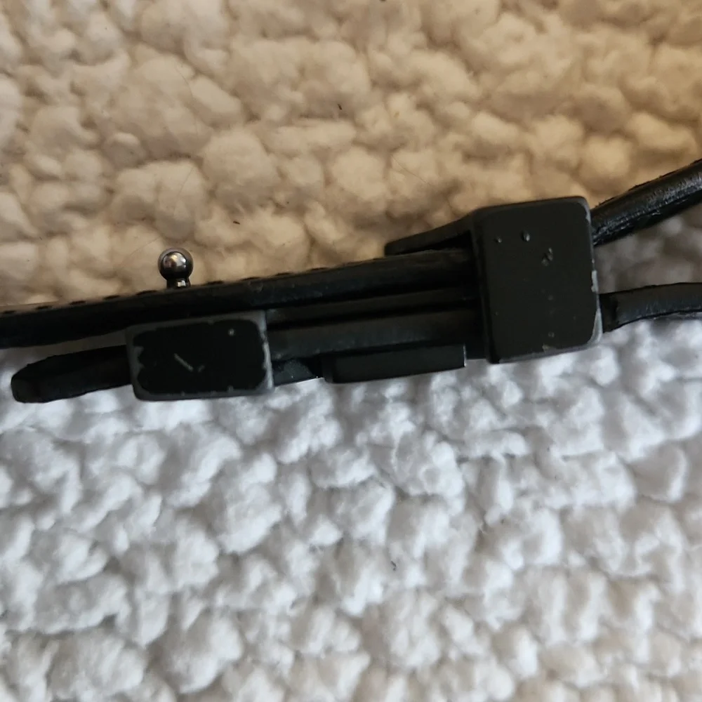 Louis Vuitton mens used belt - Picture 4 of 8